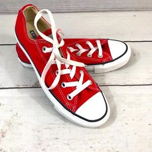 Like new red converse